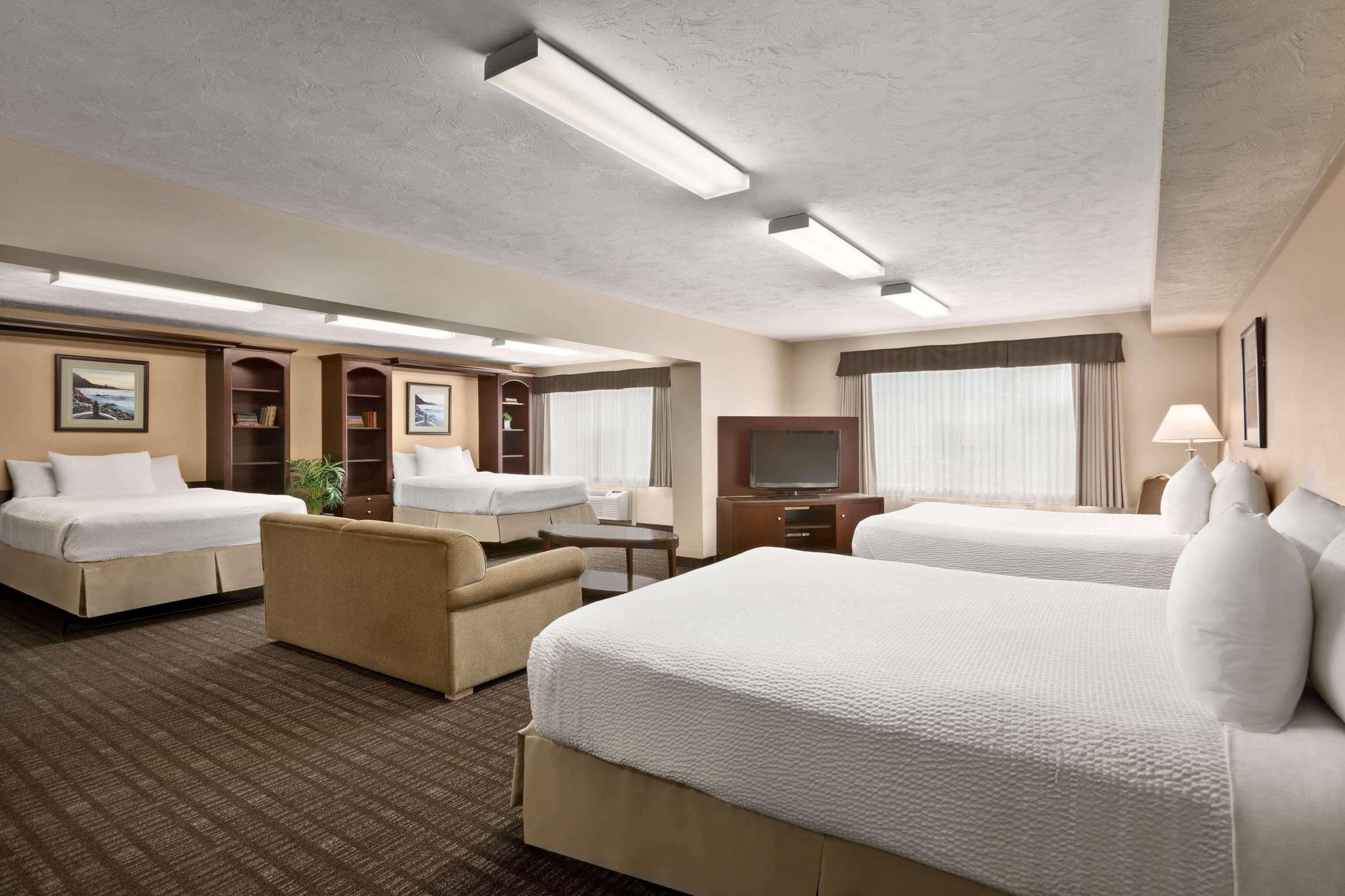 Days Inn & Suites By Wyndham Монктън Екстериор снимка