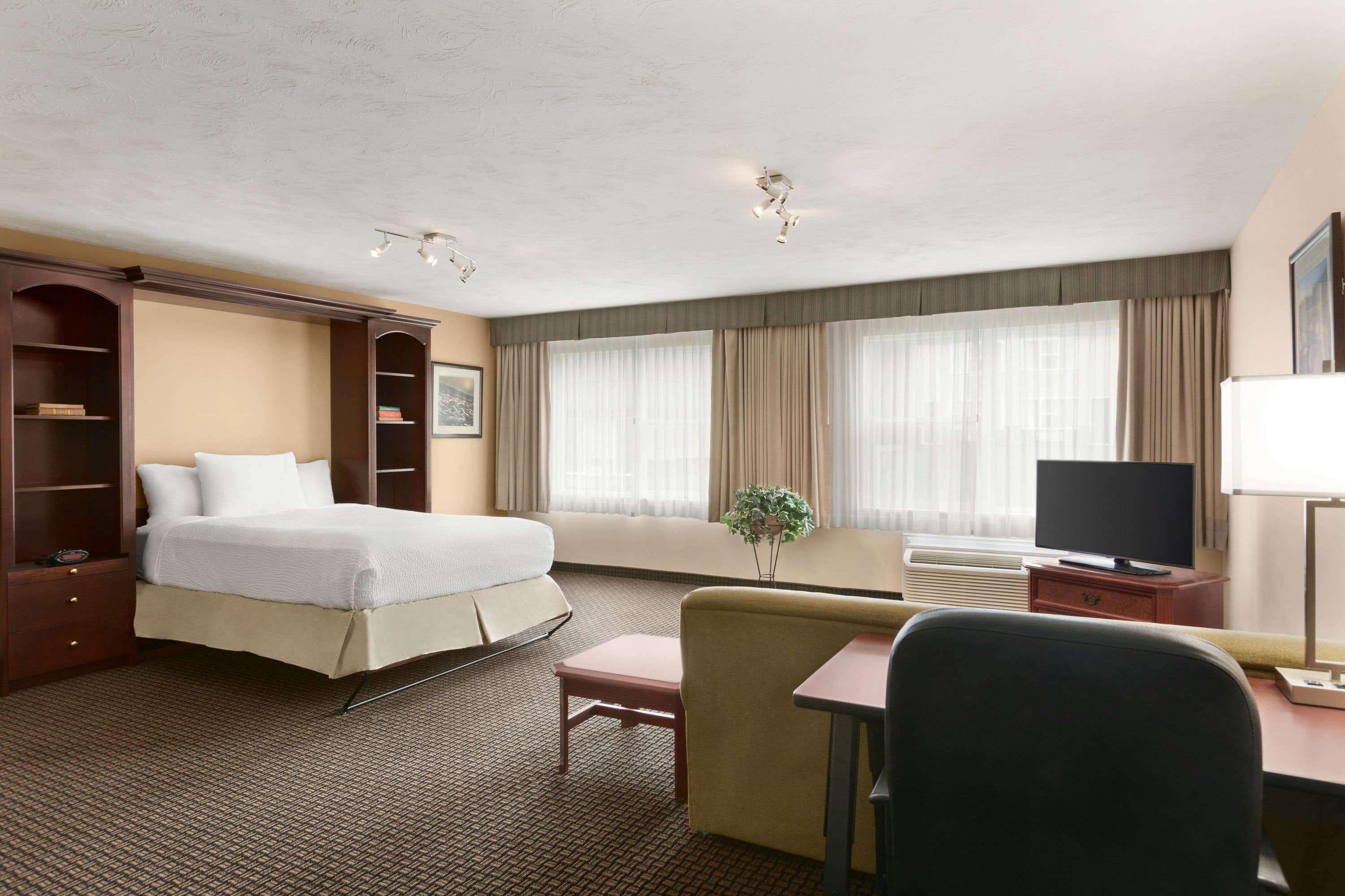 Days Inn & Suites By Wyndham Монктън Екстериор снимка