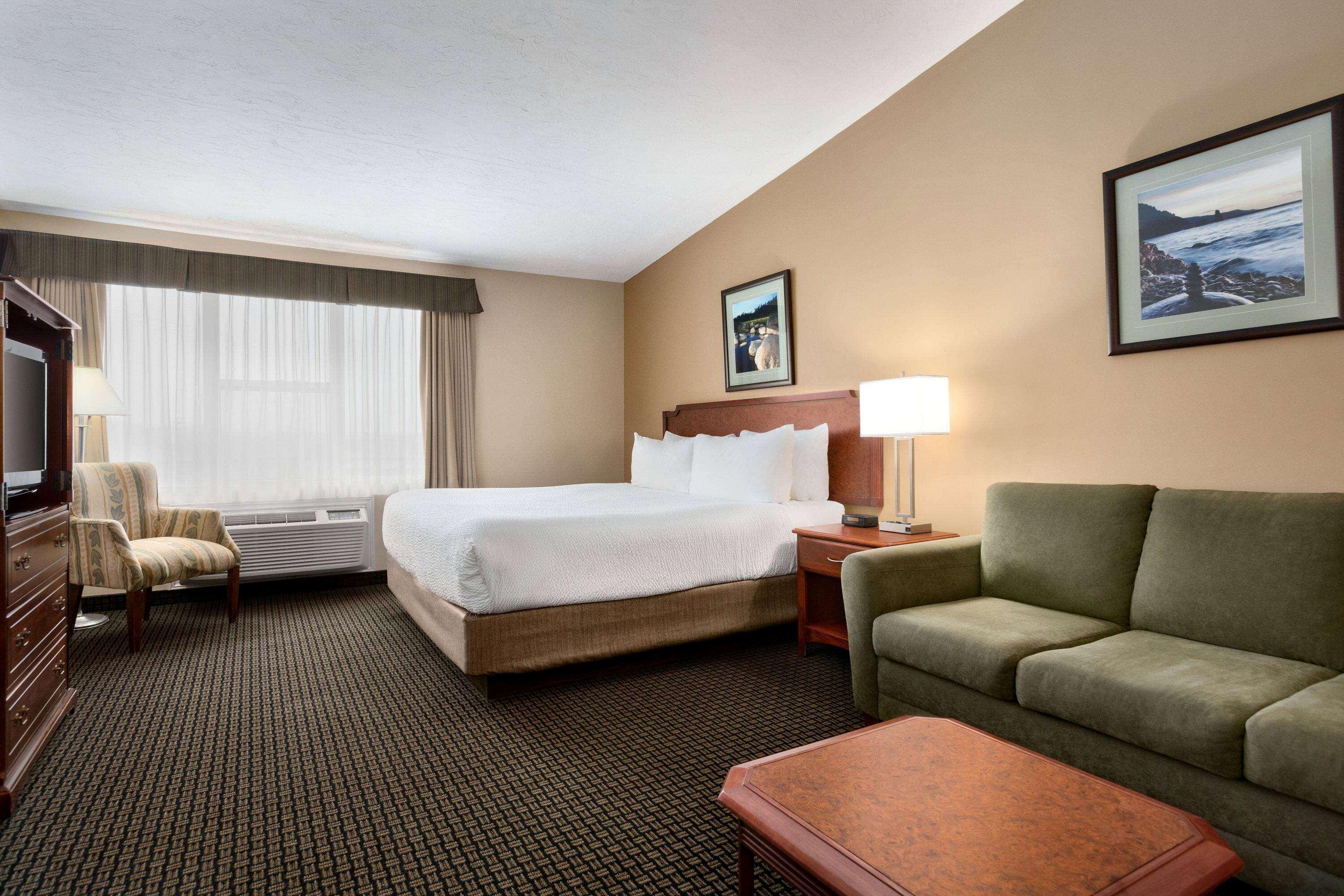 Days Inn & Suites By Wyndham Монктън Екстериор снимка