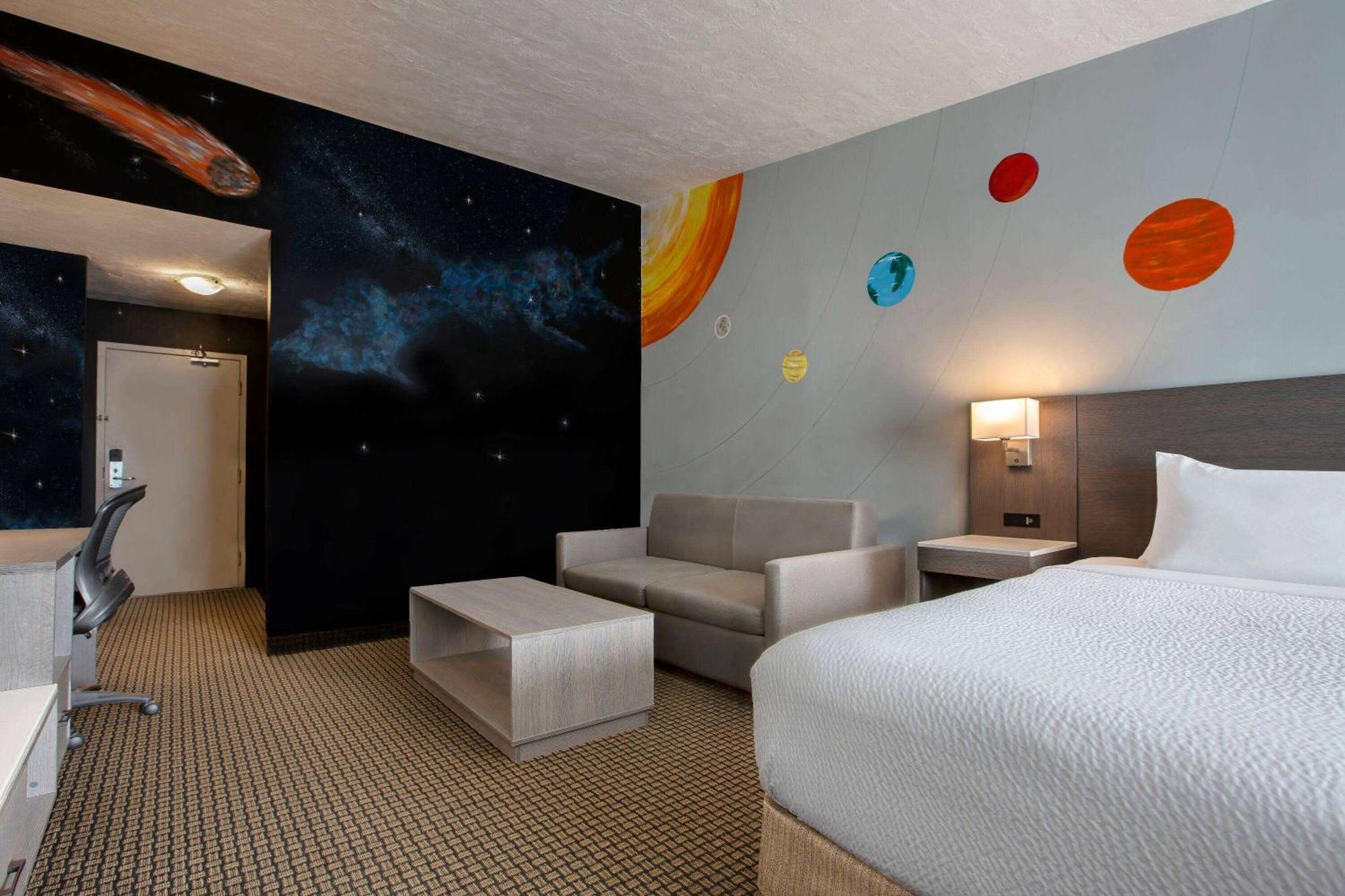 Days Inn & Suites By Wyndham Монктън Екстериор снимка