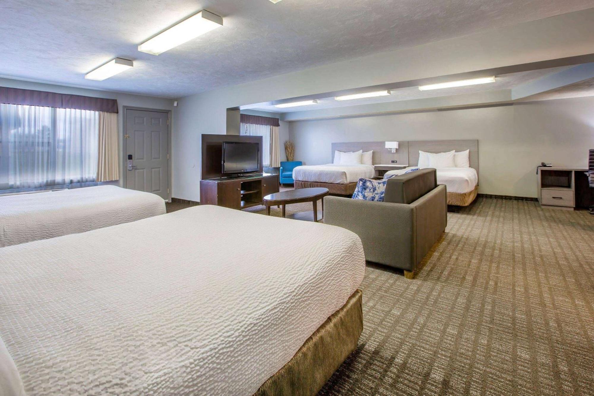 Days Inn & Suites By Wyndham Монктън Екстериор снимка