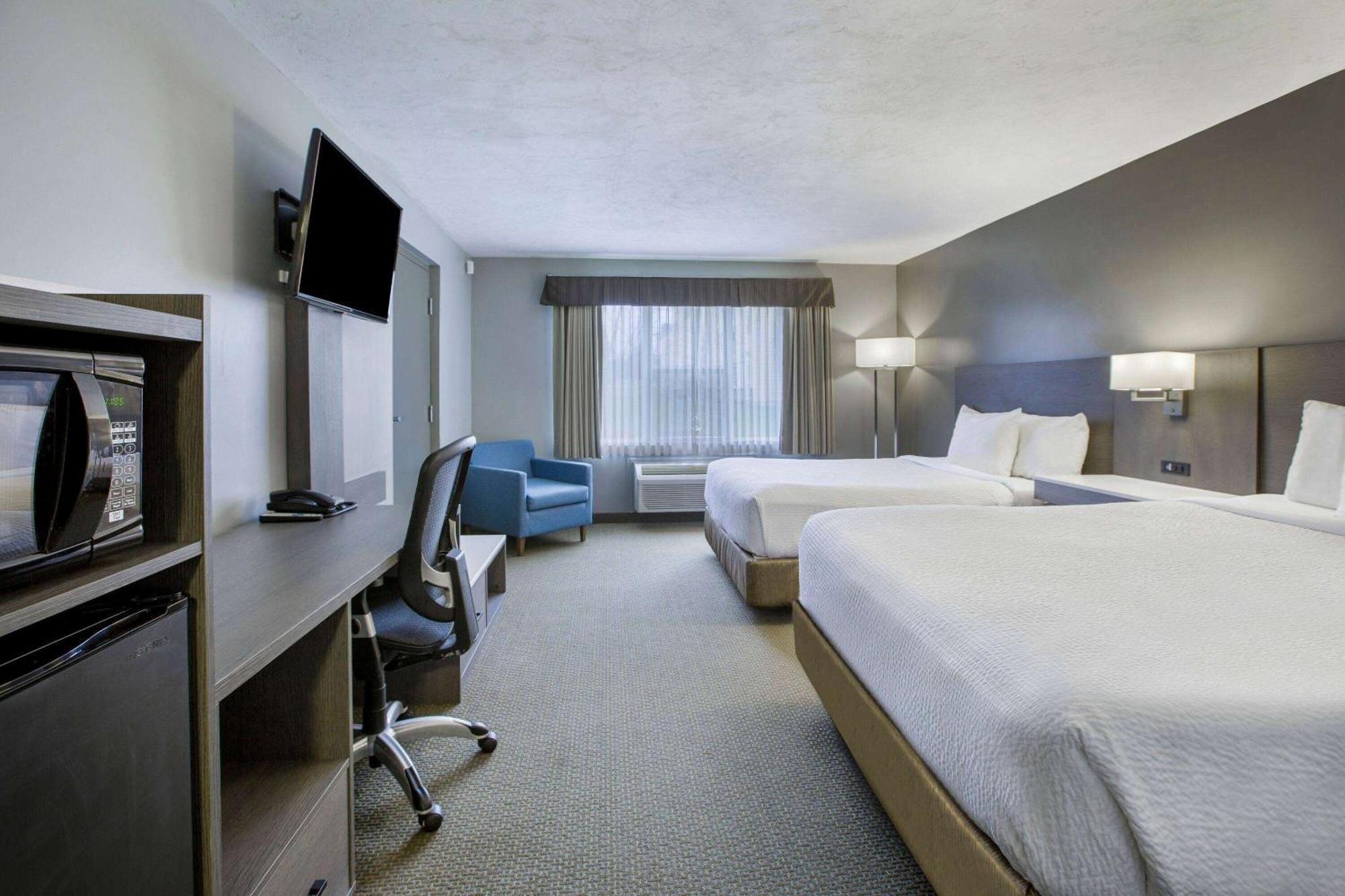 Days Inn & Suites By Wyndham Монктън Екстериор снимка